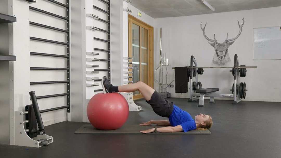 Leg curl swissball