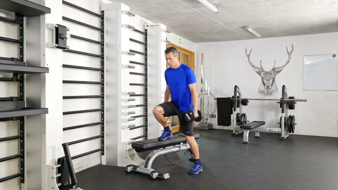 Montée latérale sur banc